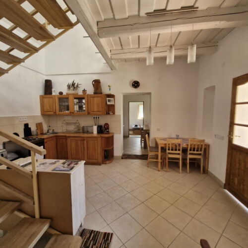 Casa rustică familial(ă) întreaga unitate pentru 8 pers. (se inchirieaza doar integral) (se poate solicita pat suplimentar)