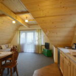 Apartament 4-osobowy z balkonem z widokiem na góry z 1 pomieszczeniem sypialnianym