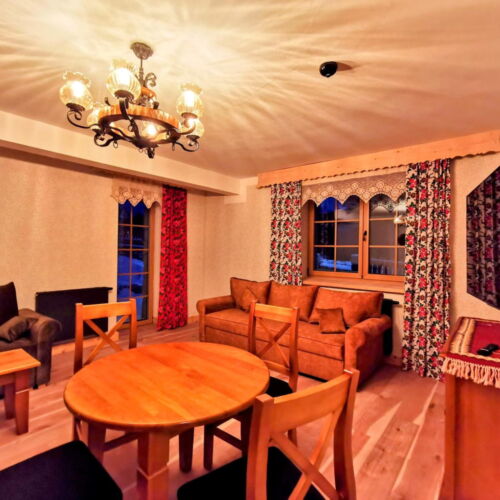 Apartament classic la parter cu 2 camere pentru 6 pers.