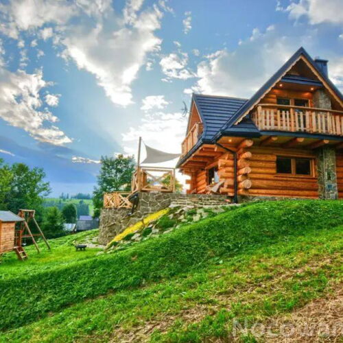 Domek drewniany 7-osobowy z dostępem do ogrodu z widokiem na góry