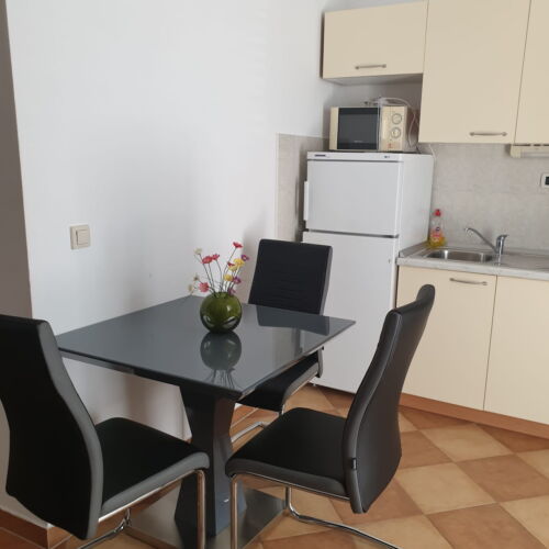Upstairs 1-Room Apartment for 2 Persons 