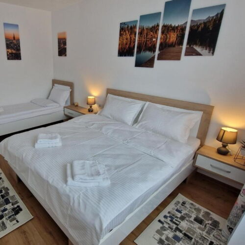 Apartament la etaj cu vedere spre munte cu 2 camere pentru 4 pers.