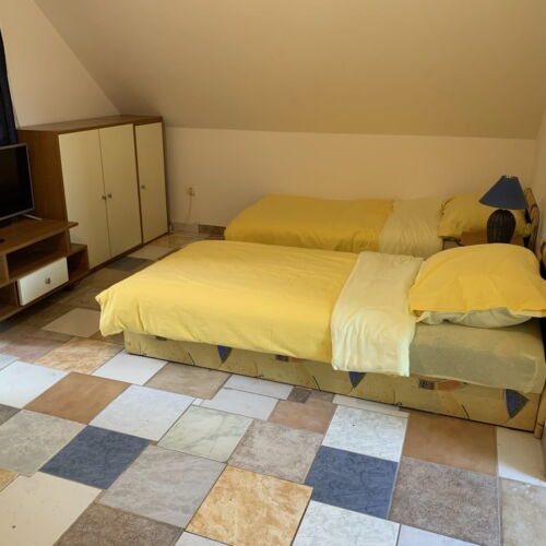 Apartament la mansardă cu terasă pentru 2 pers. (se inchirieaza doar integral)