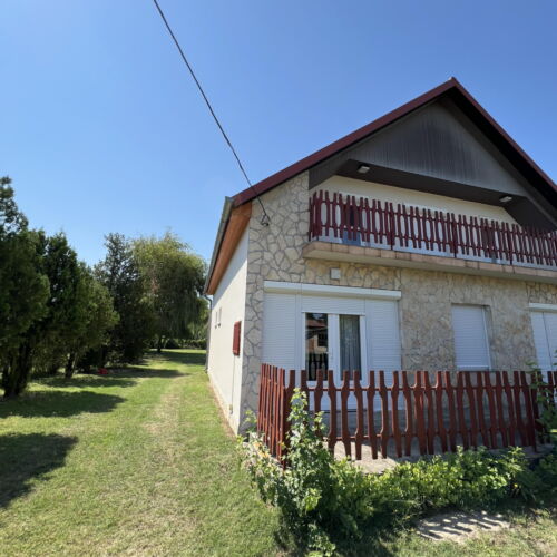 Ground Floor Pleasant Interior Design 4-Room Apartment for 8 Persons