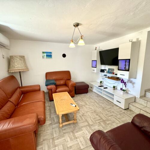 Whole House Family Holiday Home for 6 Persons