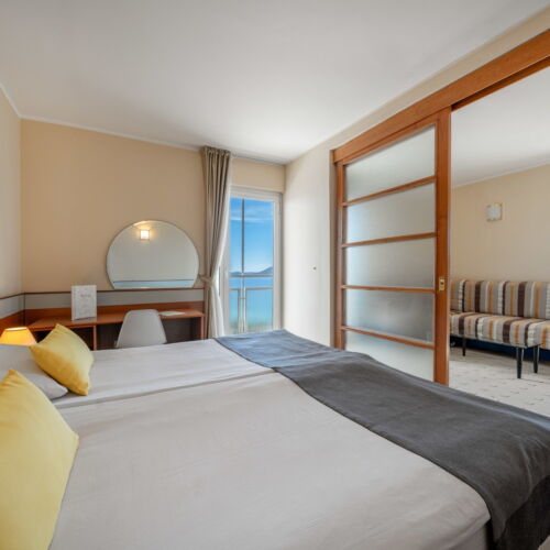 Suita cu vedere spre mare cu 1 camera pentru 4 pers.