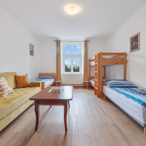 6 Person Room with Shower and Kitchenette