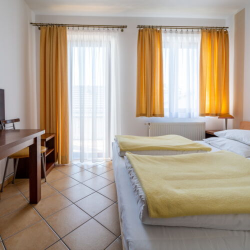 Camera twin cu balcon