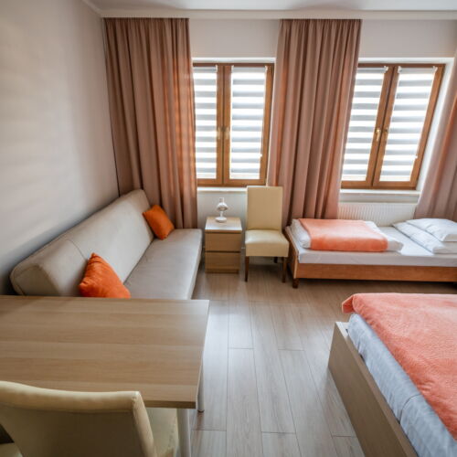 Camera pentru 5 pers.