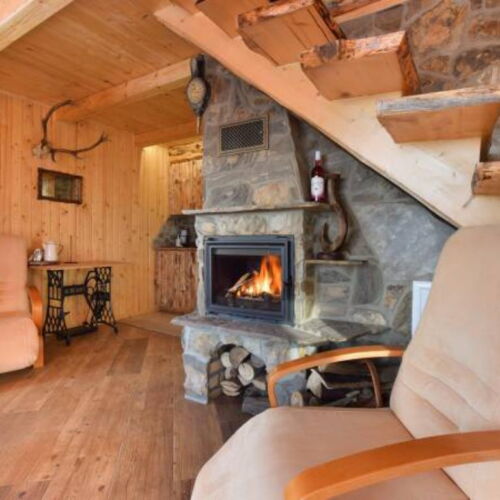 Domek drewniany 7-osobowy z prysznicem z widokiem na góry