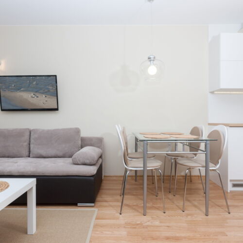 Cały dom 6-osobowy tV z płaskim ekranem z widokiem na rzekę