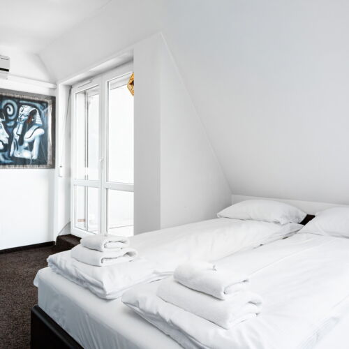 Apartament 6-osobowy z tarasem cały dom z 3 pomieszczeniami sypialnianymi