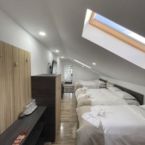 Camera b pentru 5 pers.