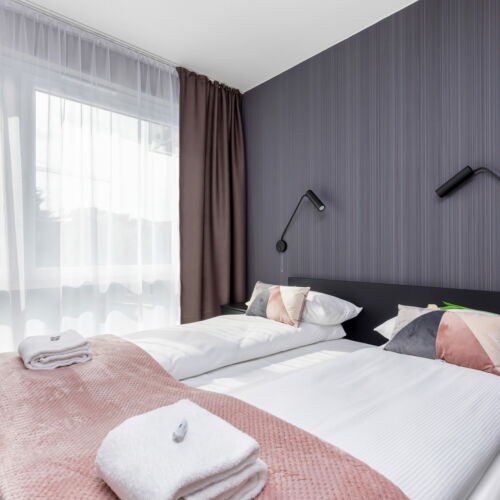 4-osobowy z prysznicem cały dom