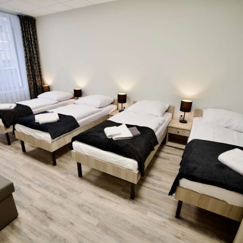 Pokój 4-osobowy na piętrze z klimatyzacją