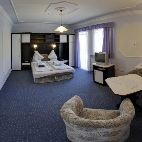 Camera dubla cu balcon cu aer condiționat