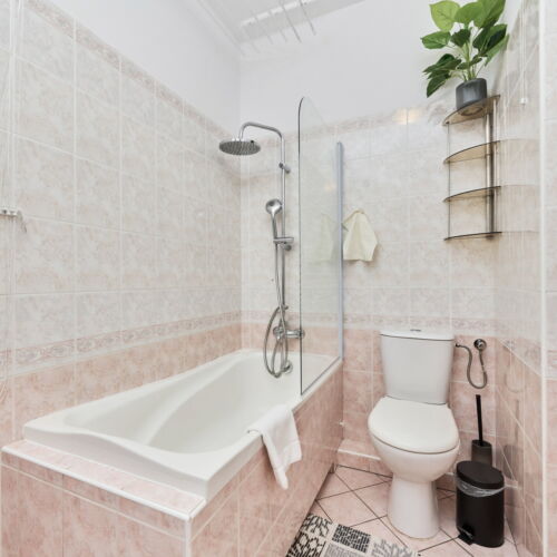 Apartament 4-osobowy z wanną cały dom z 1 pomieszczeniem sypialnianym