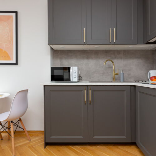 House mit Dusche und Aussicht auf den Fluss