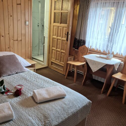 Mountain View Upstairs Twin Room