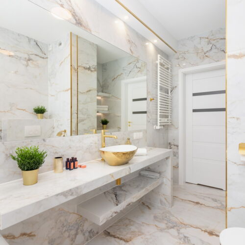 Cały dom 4-osobowy z wanną z widokiem na rzekę