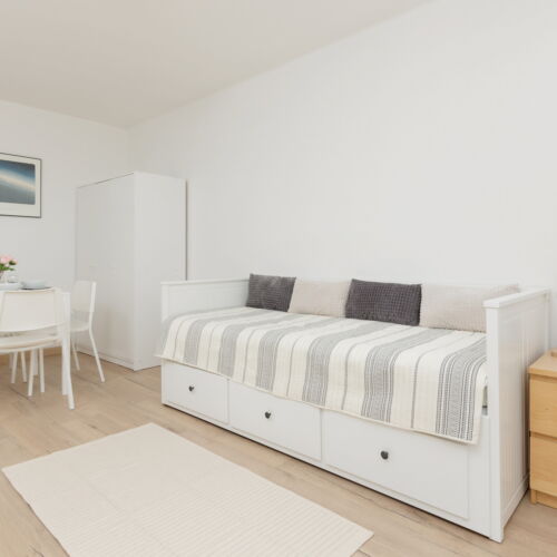 (jako celek) se sprchou pro 4 os. celý Dům