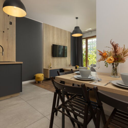 Întreaga unitate tV cu ecran plat pentru 6 pers. (se inchirieaza doar integral)