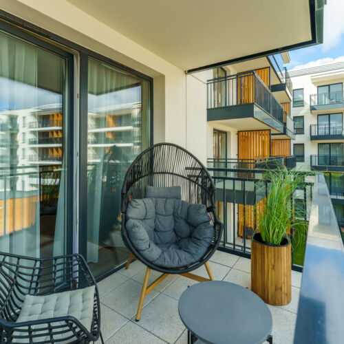 5-osobowy z telewizorem LCD/plazmą cały dom