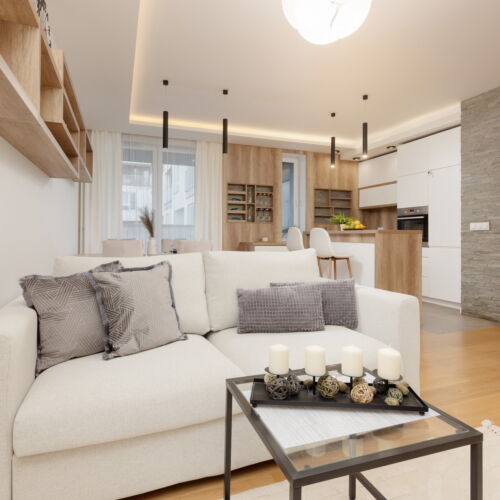 (jako celek) se sprchou pro 7 os. celý Dům