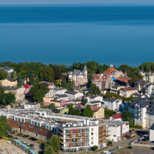 4-osobowy z telewizorem LCD/plazmą cały dom