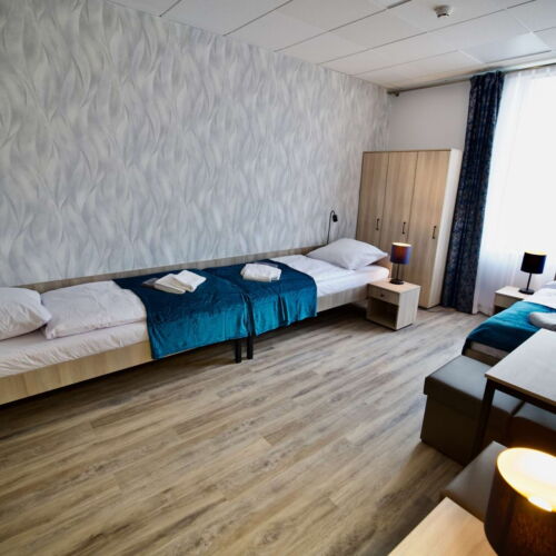 Pokój 3-osobowy na piętrze udogodnienia dla niepełnosprawnych