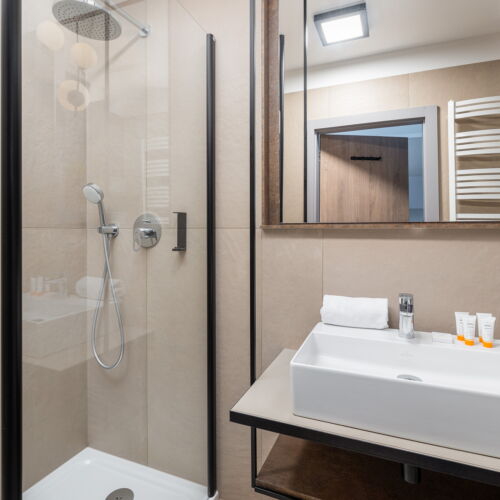 3-osobowy z prysznicem cały dom