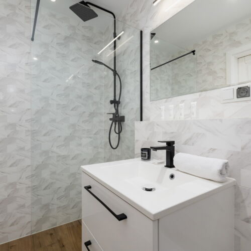 Apartament 4-osobowy z tarasem cały dom z 2 pomieszczeniami sypialnianymi