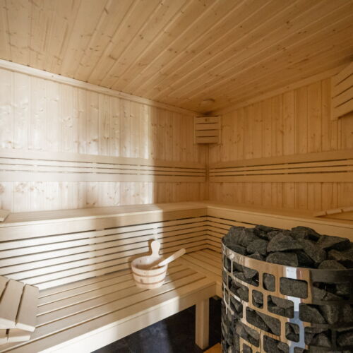 Întreaga unitate tV cu ecran plat pentru 4 pers. (se inchirieaza doar integral)