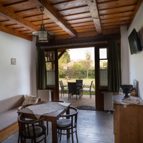 Apartament familial(ă) cu vedere spre grădină cu 2 camere pentru 4 pers. (se poate solicita pat suplimentar)