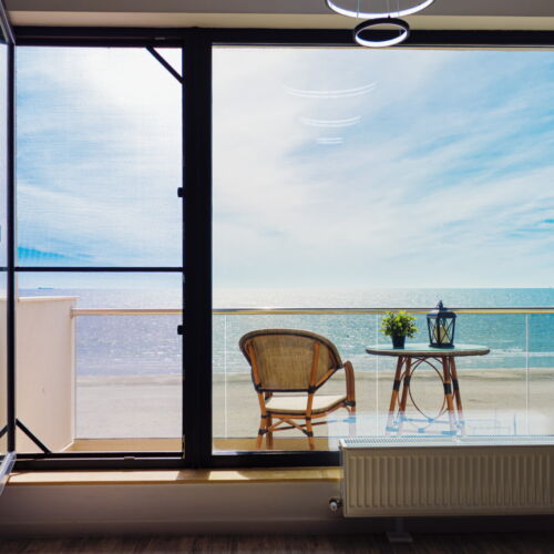 Apartament premium cu vedere spre mare cu 2 camere pentru 4 pers.