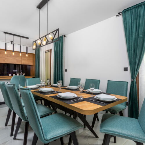 Whole House Family Villa for 8 Persons