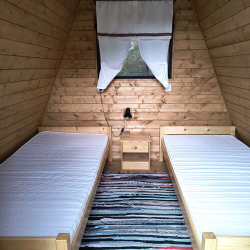 Roubenka (jako celek) pro 2 os. s výhledem do zahrady na přízemí (s možností přistýlky)