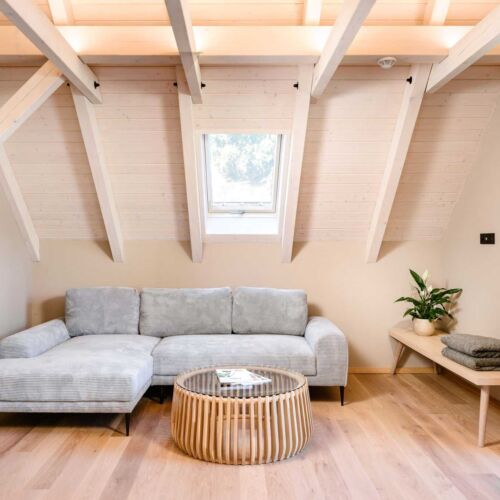 Apartman se sprchou s privátní koupelnou mimo apartmán pro 6 os. se 3 ložnicemi (s možností přistýlky)