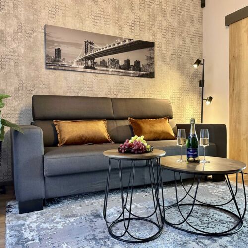 Apartament la parter cu duș cu 1 camera pentru 2 pers. (se poate solicita pat suplimentar)