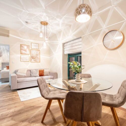 Apartament la parter cu duș cu 1 camera pentru 2 pers. (se poate solicita pat suplimentar)