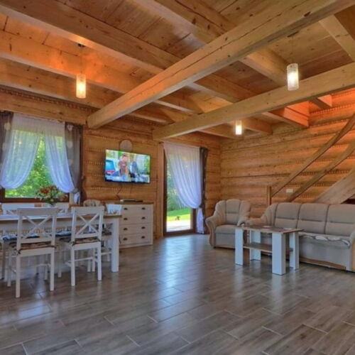 Cabană pentru 8 pers. (se inchirieaza doar integral)