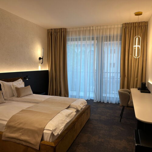 Camera dubla deluxe cu balcon