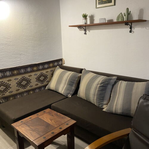 Casă de vară la parter cu vedere spre pădure pentru 2 pers. (se inchirieaza doar integral) (se poate solicita pat suplimentar)