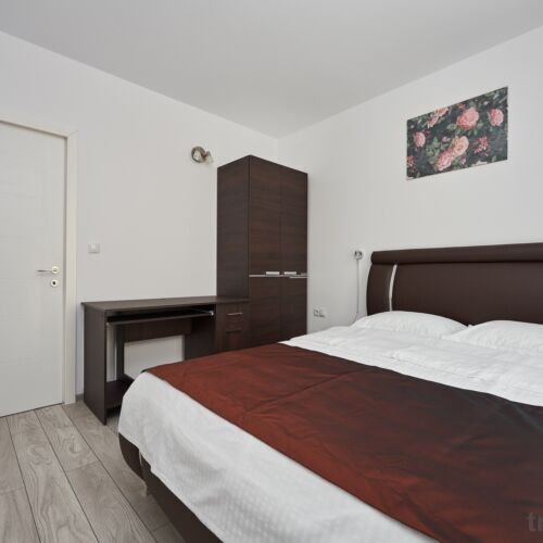 Apartament la etaj cu balcon cu 2 camere pentru 4 pers.