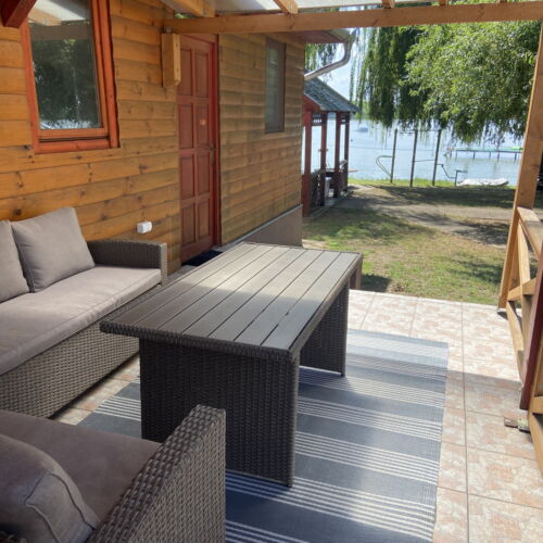 Apartman s klimatizací pro 4 os. se 2 ložnicemi s výhledem na jezero