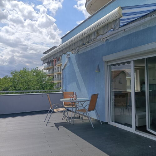 Ganzes Haus mit Terasse