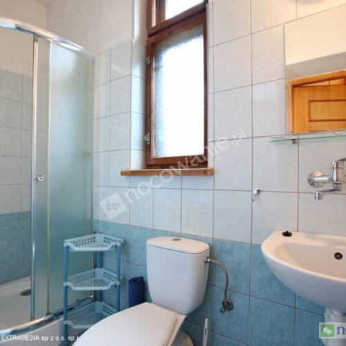 Camera tripla cu grădină cu baie