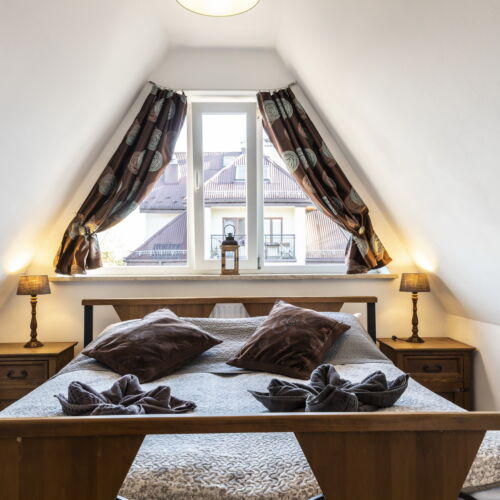 Mansard 3-Room Apartment for 5 Persons