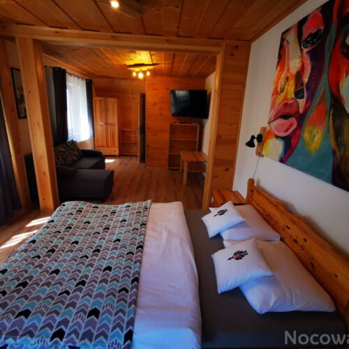 Pokój 4-osobowy ze wspólnym aneksem kuchennym z widokiem na góry (możliwa dostawka)