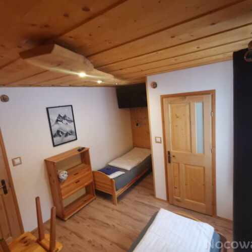 Pokój 2-osobowy ze wspólnym aneksem kuchennym z widokiem na las (możliwa dostawka)